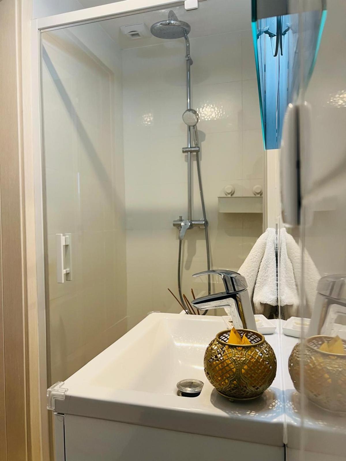 Twenty Rent Otel Cagnes-sur-Mer Dış mekan fotoğraf